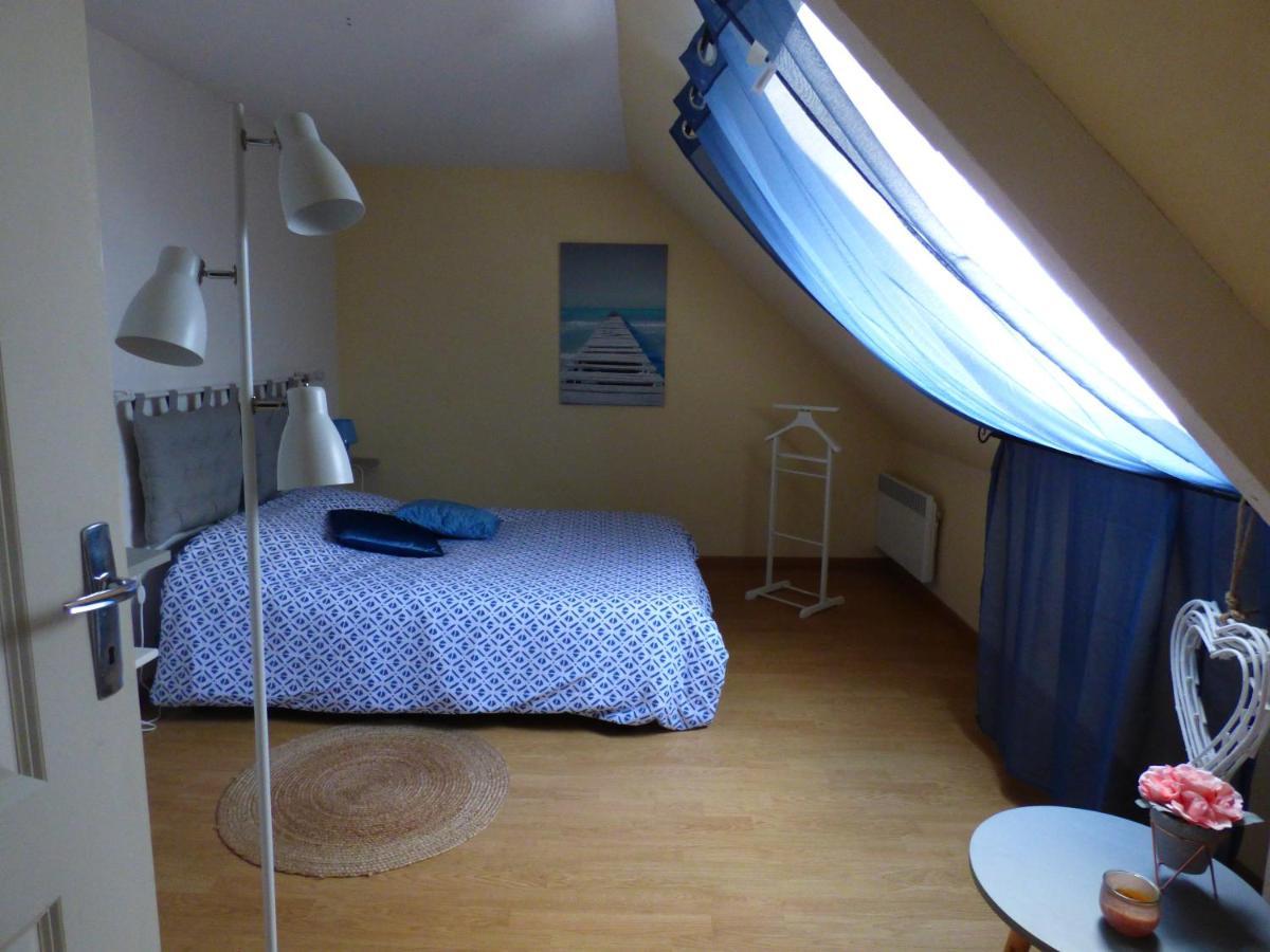 Les Petites Brosses Montbizot Exterior foto