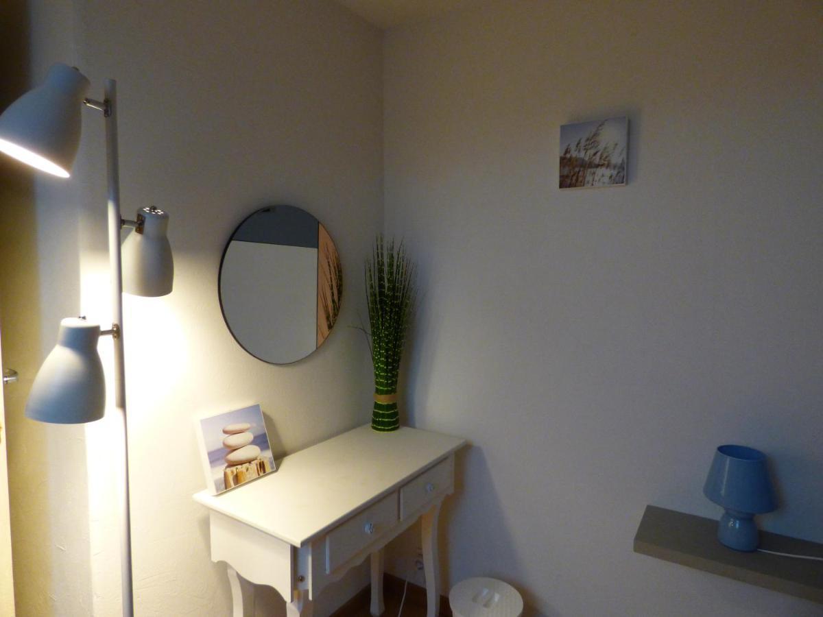 Les Petites Brosses Montbizot Exterior foto