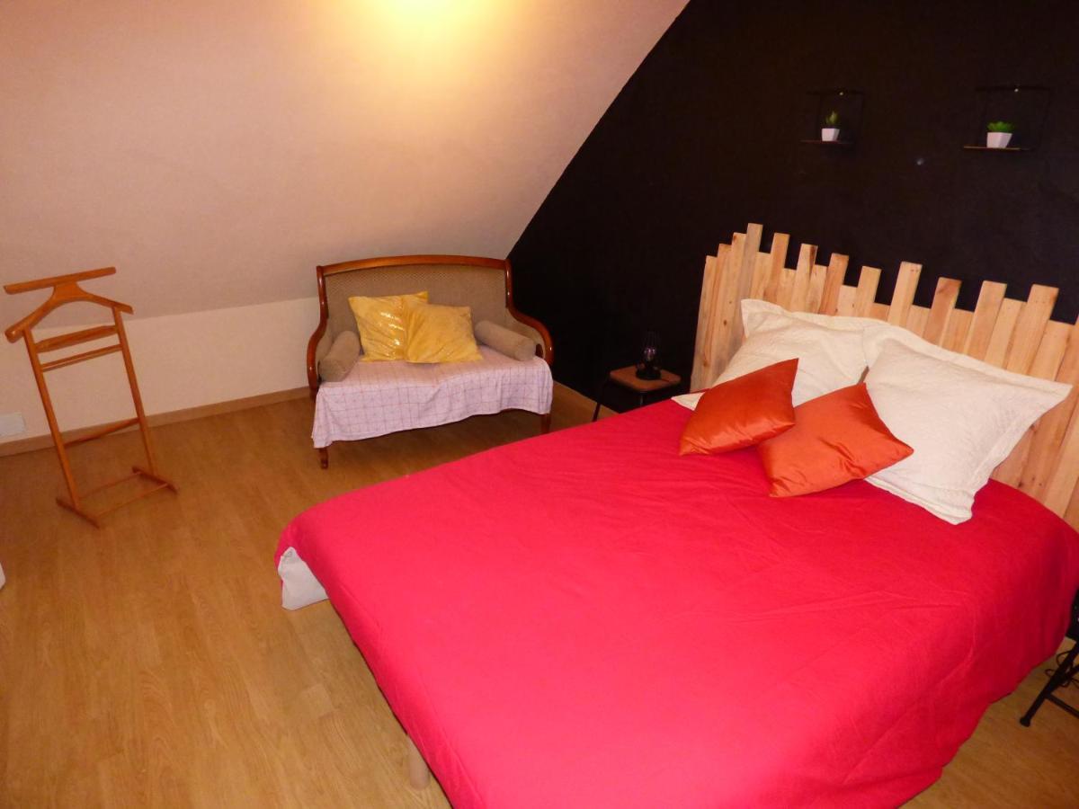 Les Petites Brosses Montbizot Exterior foto