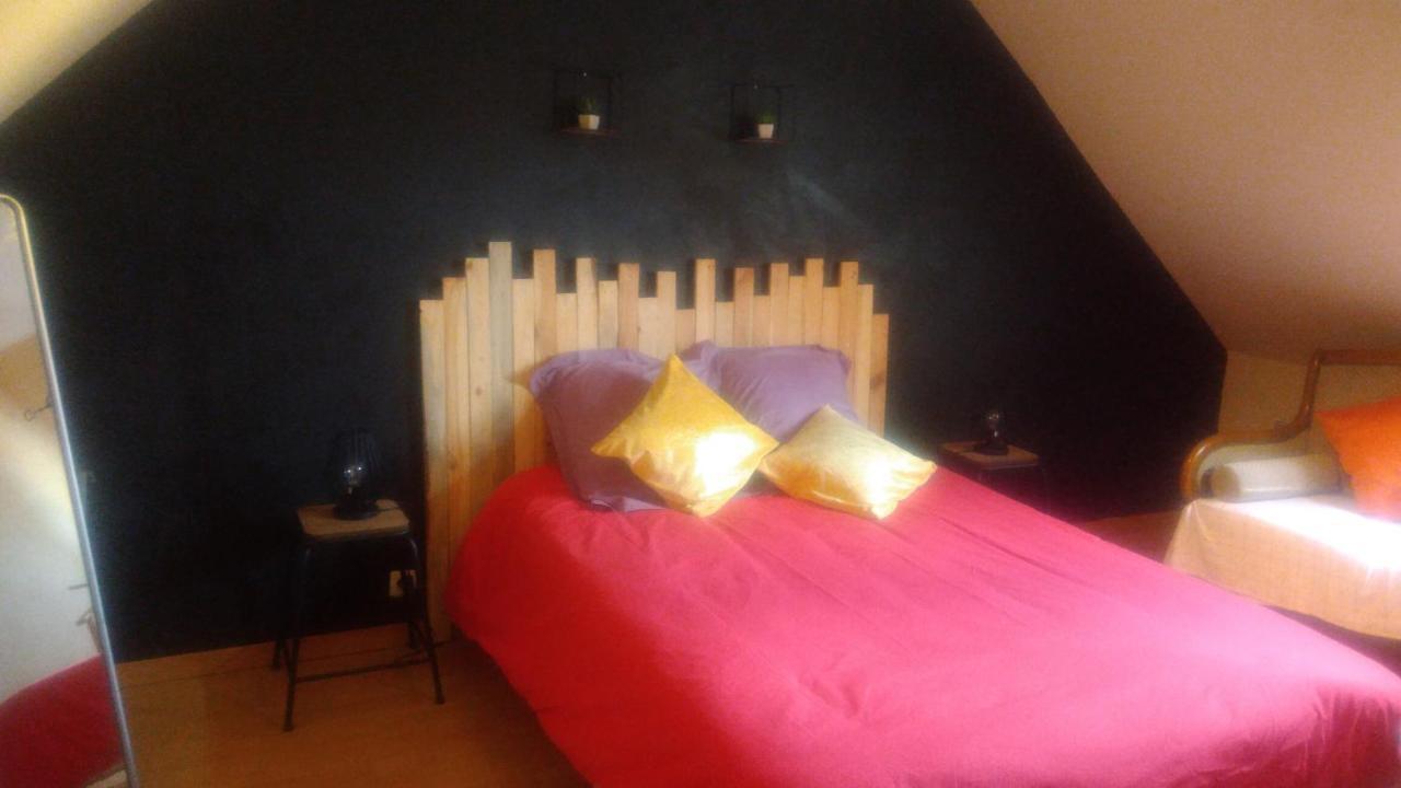 Les Petites Brosses Montbizot Exterior foto