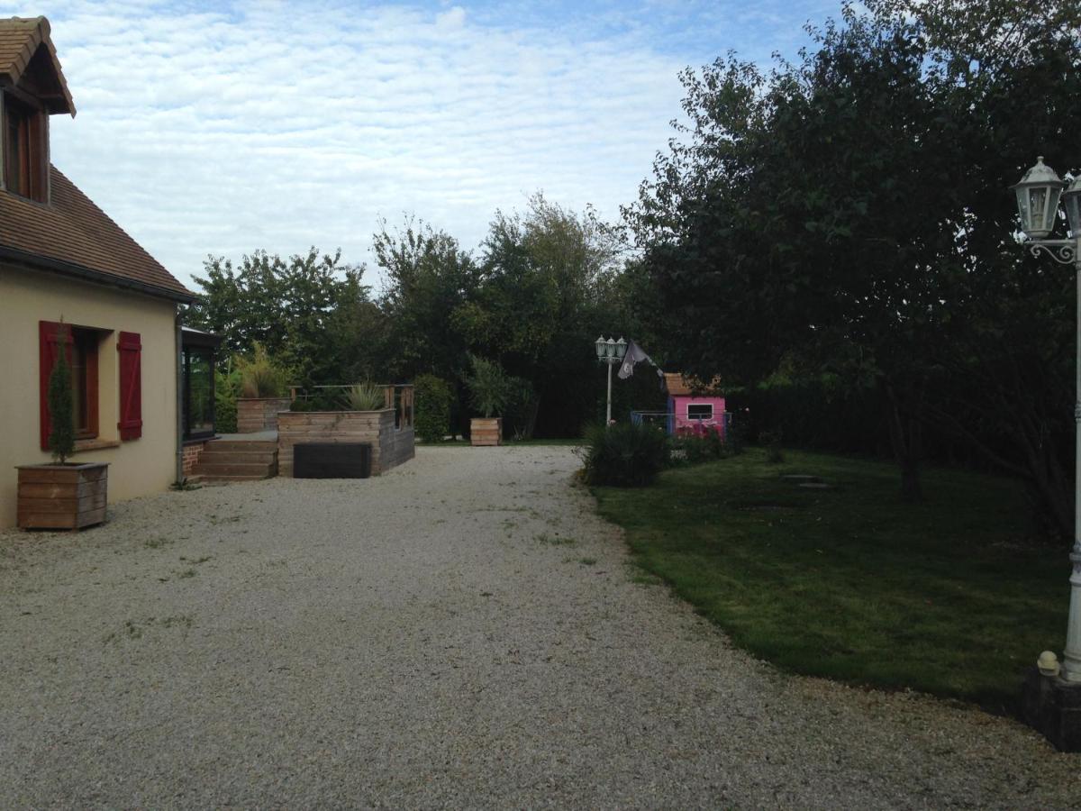 Les Petites Brosses Montbizot Exterior foto